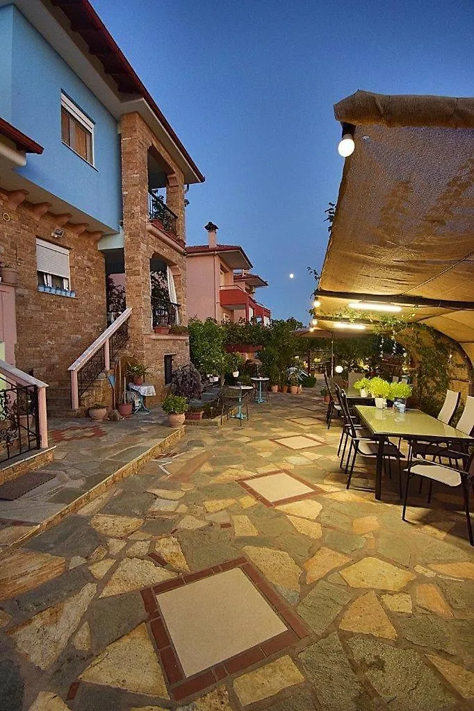 Nikiti Spathies Resort - Ground Apartment At Nikiti Village Greece